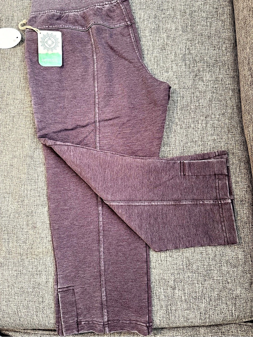 Brisas Purple Leggings Size Large NWT Front Pockets So Soft and Comfy
